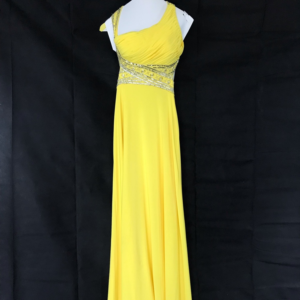 Yellow prom dress -Cache